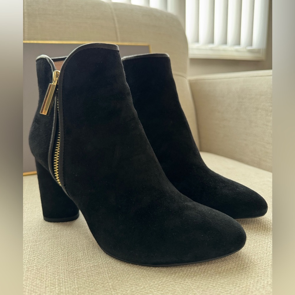 Louise et Cie Black Suede Ankle Booties